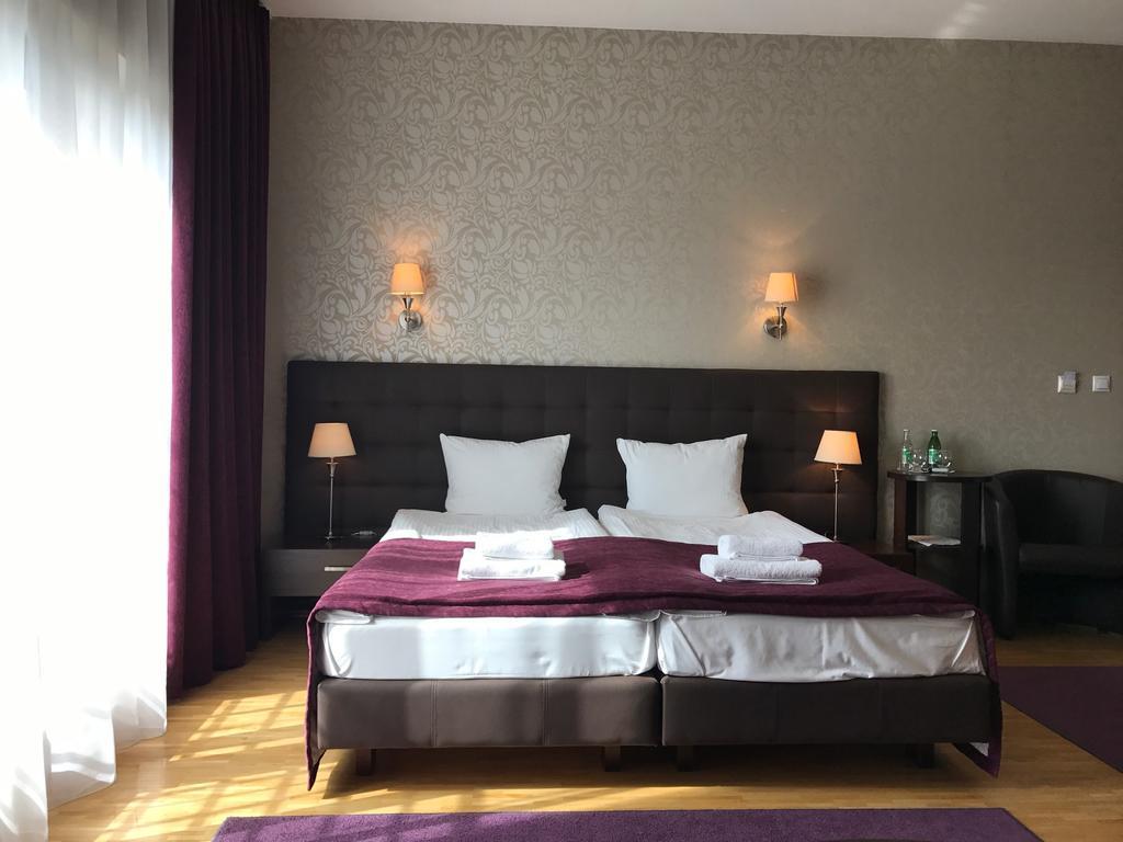 Hotel Oriza Gdow ภายนอก รูปภาพ