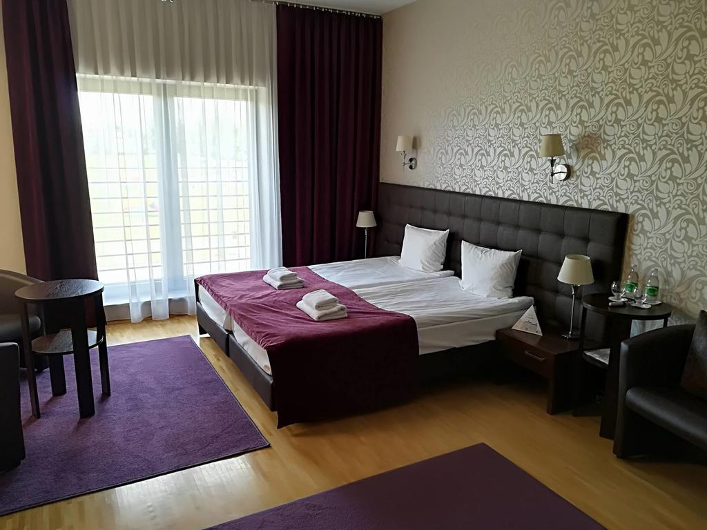 Hotel Oriza Gdow ภายนอก รูปภาพ