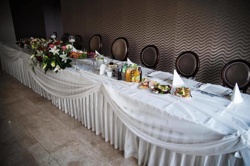 Hotel Oriza Gdow ภายนอก รูปภาพ