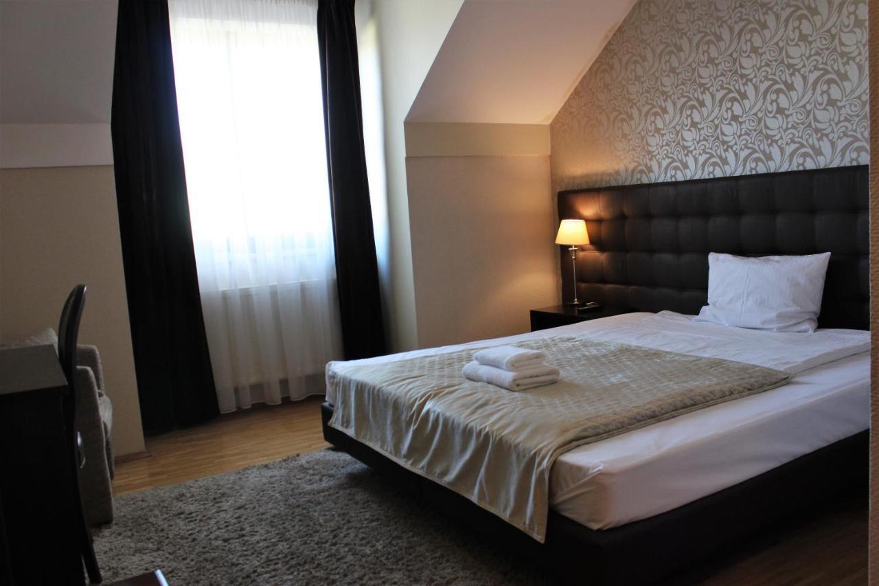 Hotel Oriza Gdow ภายนอก รูปภาพ